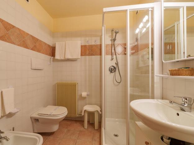 Hotel Garni La Montanara Madonna Exteriör bild